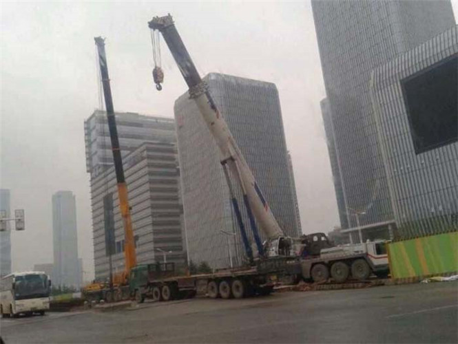 根河市25吨吊车能吊多重设备？