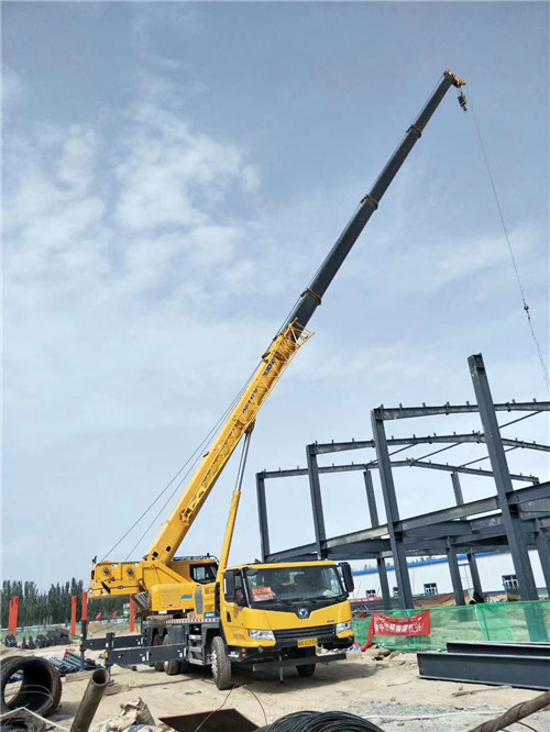 根河市超高层建筑钢结构吊装案例